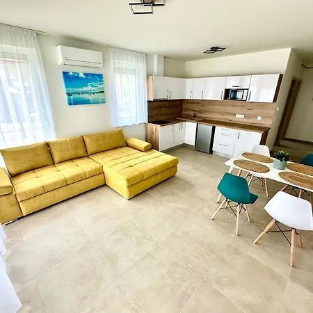 Apartment Ady Corner Premium - *