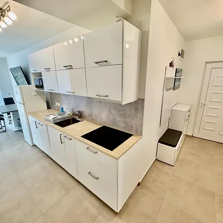Ady Corner Prémium - *
